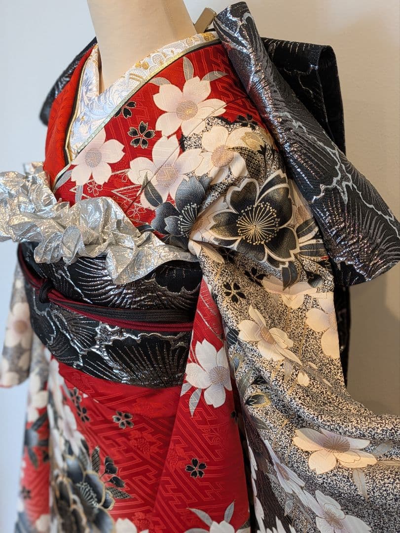 振袖フルセット 身丈162裄65.5 豪華振袖 金彩 赤 黒 逸品 成人式