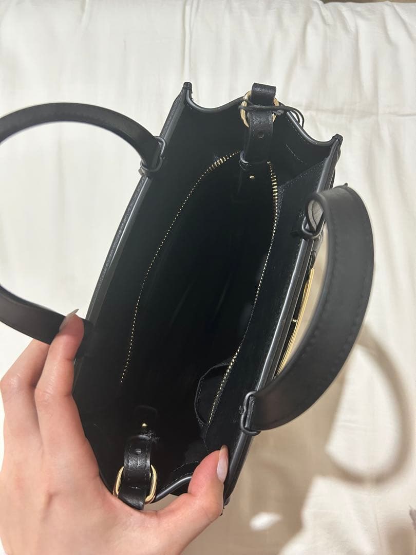 アルマーニ　ARMANI ショルダー　レディースバック（一時的に価格に変更）