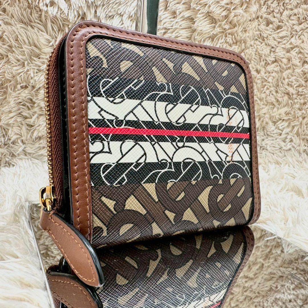 【美品】バーバリー 二つ折り財布 ブラウン TB 総柄 モノグラム