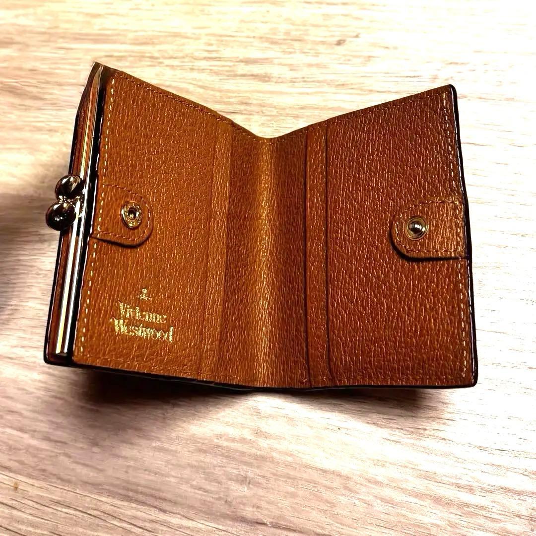 お値下げしました◆箱入りヴィヴィアンウエストウッド 二つ折り財布