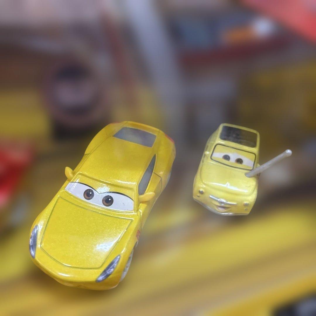 カーズミニカー。Fireball Beach Race 4-Pack