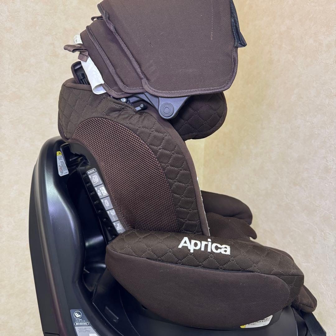 アップリカ フラディアグロウ ISOFIX ブラウン　チャイルドシート