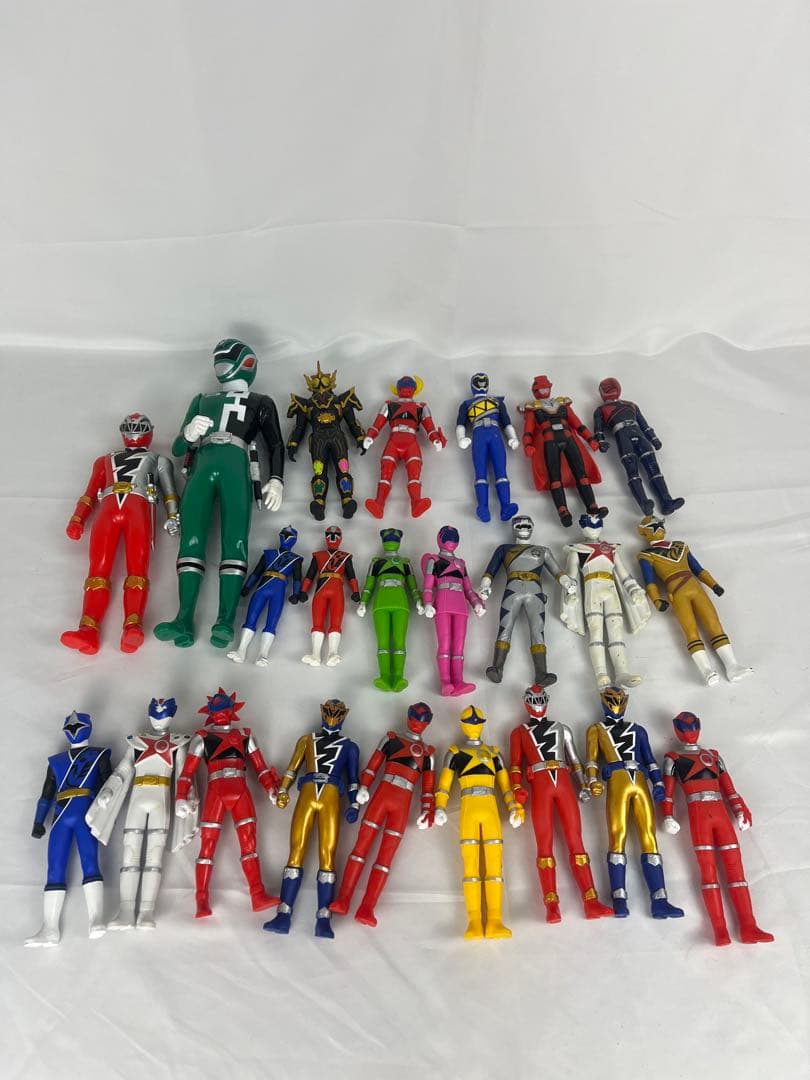 戦隊ヒーロー 仮面ライダー　ウルトラマンフィギュア　ソフビ