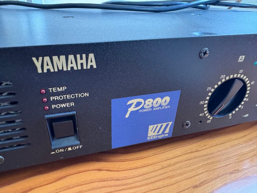 YAMAHA P800 パワーアンプ