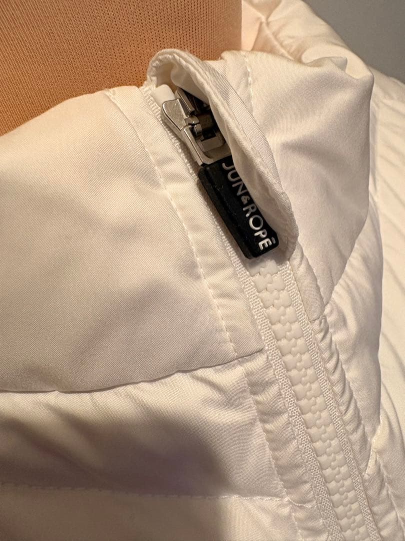 ジュン アンド ロペ ホワイトダウンベスト ウエストベルト付き