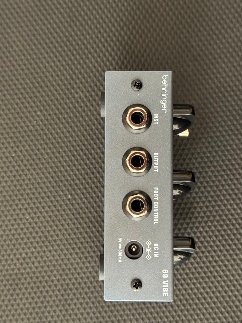 ギター BEHRINGER 69 VIBE