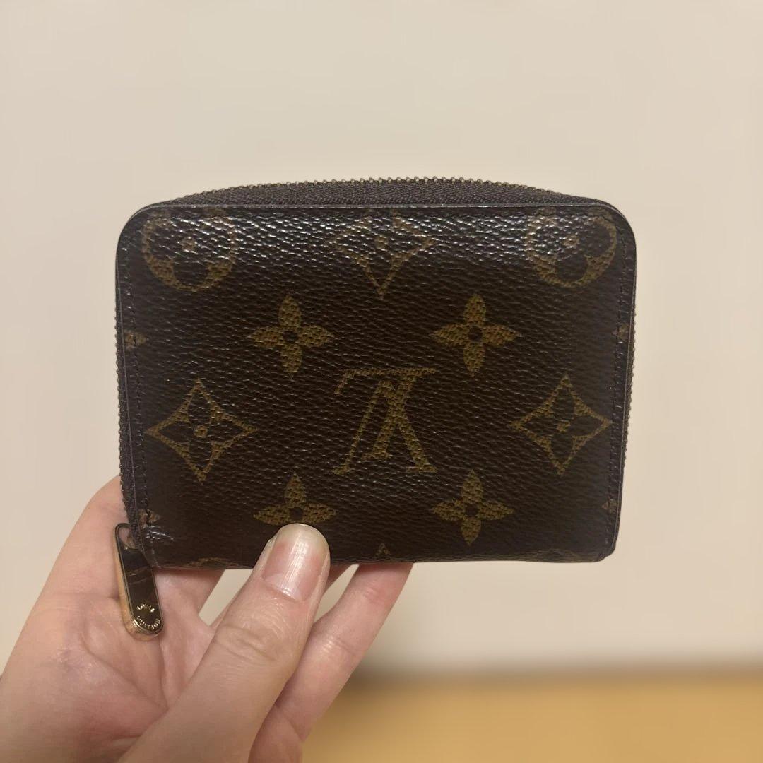 LOUIS VUITTON モノグラム ジッピーパスケース
