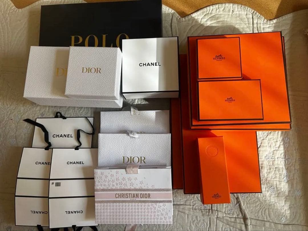 HERMES DIOR CHANELのギフトボックス