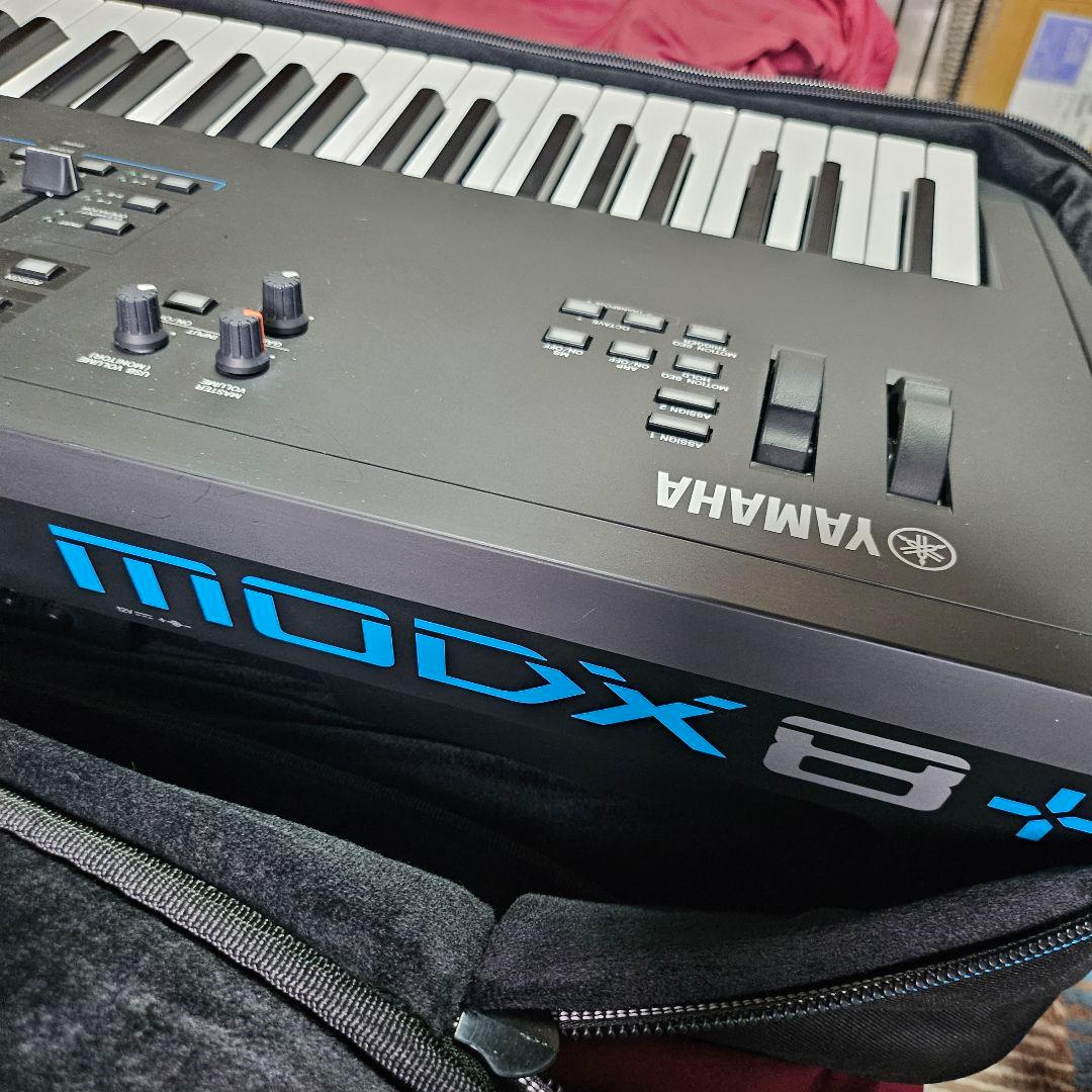 YAMAHA MODX8+　シンセサイザー