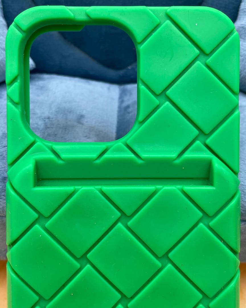 BOTTEGA VENETA ラバー　iPhone 15 Pro ケース