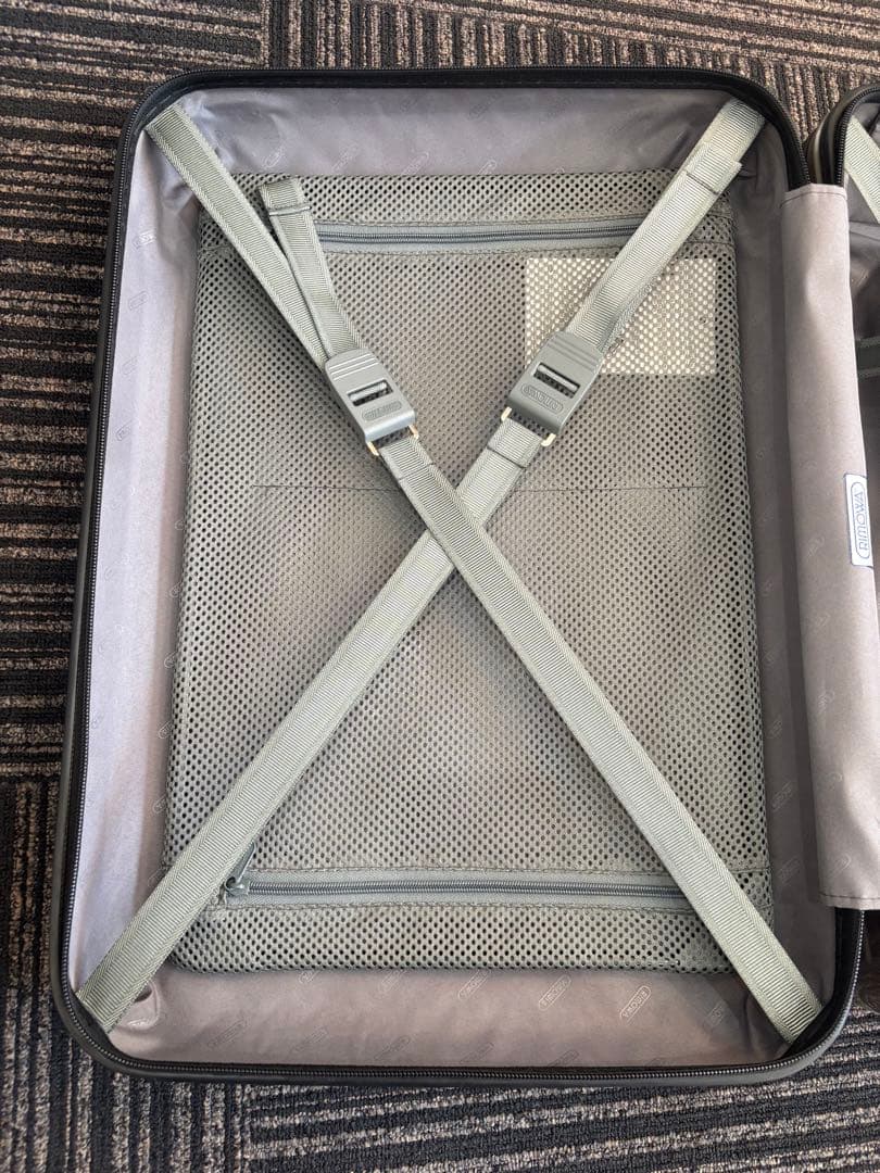 RIMOWA シャンパンゴールドキャリーケース 2輪