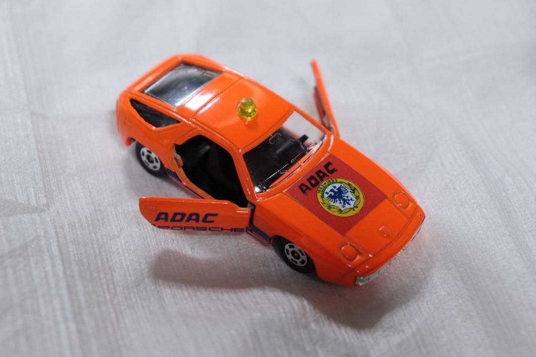 日本製　トミカ　外国車シリーズ　ポルシェ　928 F53