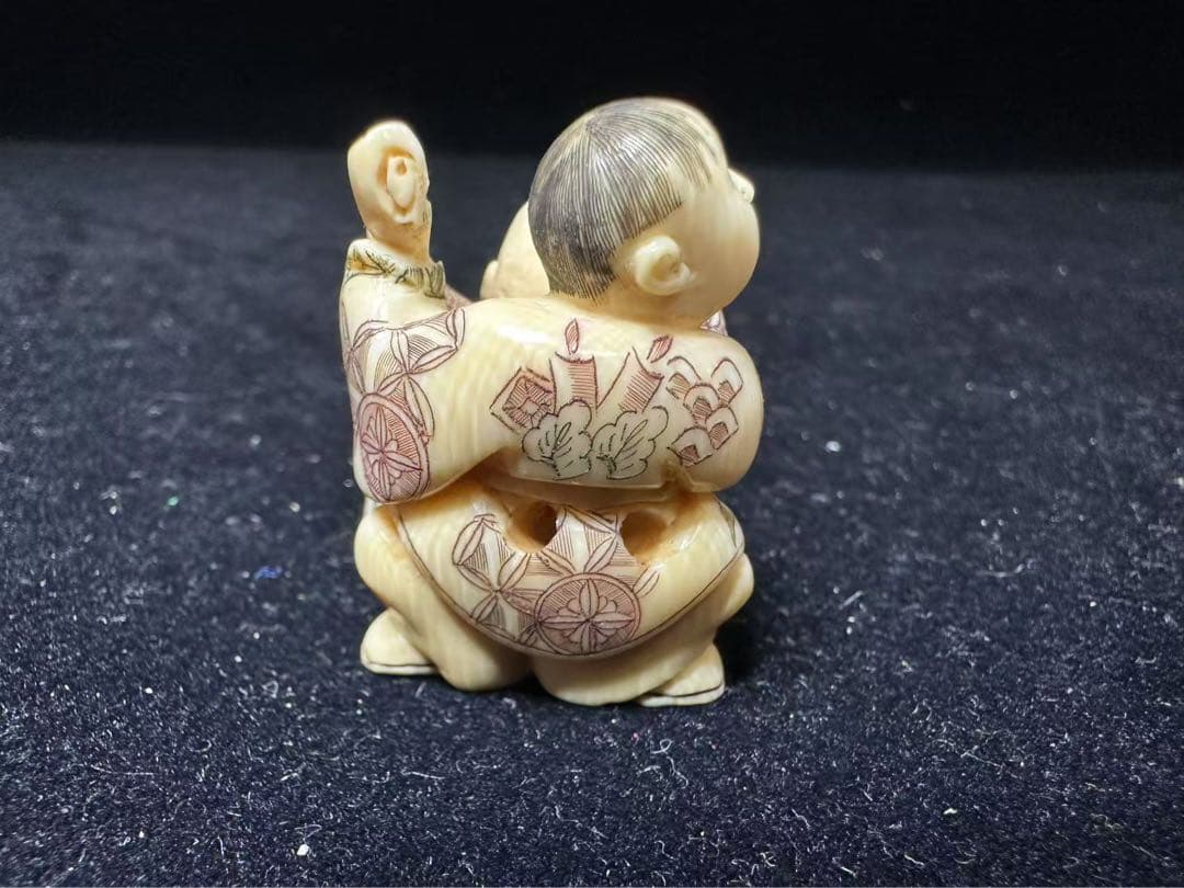 根付　置物　アンティーク　天然素材　彫刻 古美術品　細密細工　骨董コレクション