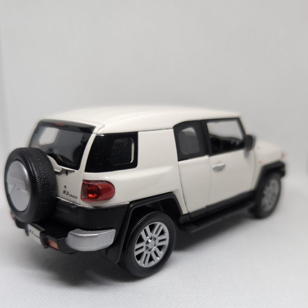 TOYOTA　FJ　CRUISER　カラーサンプルミニカー