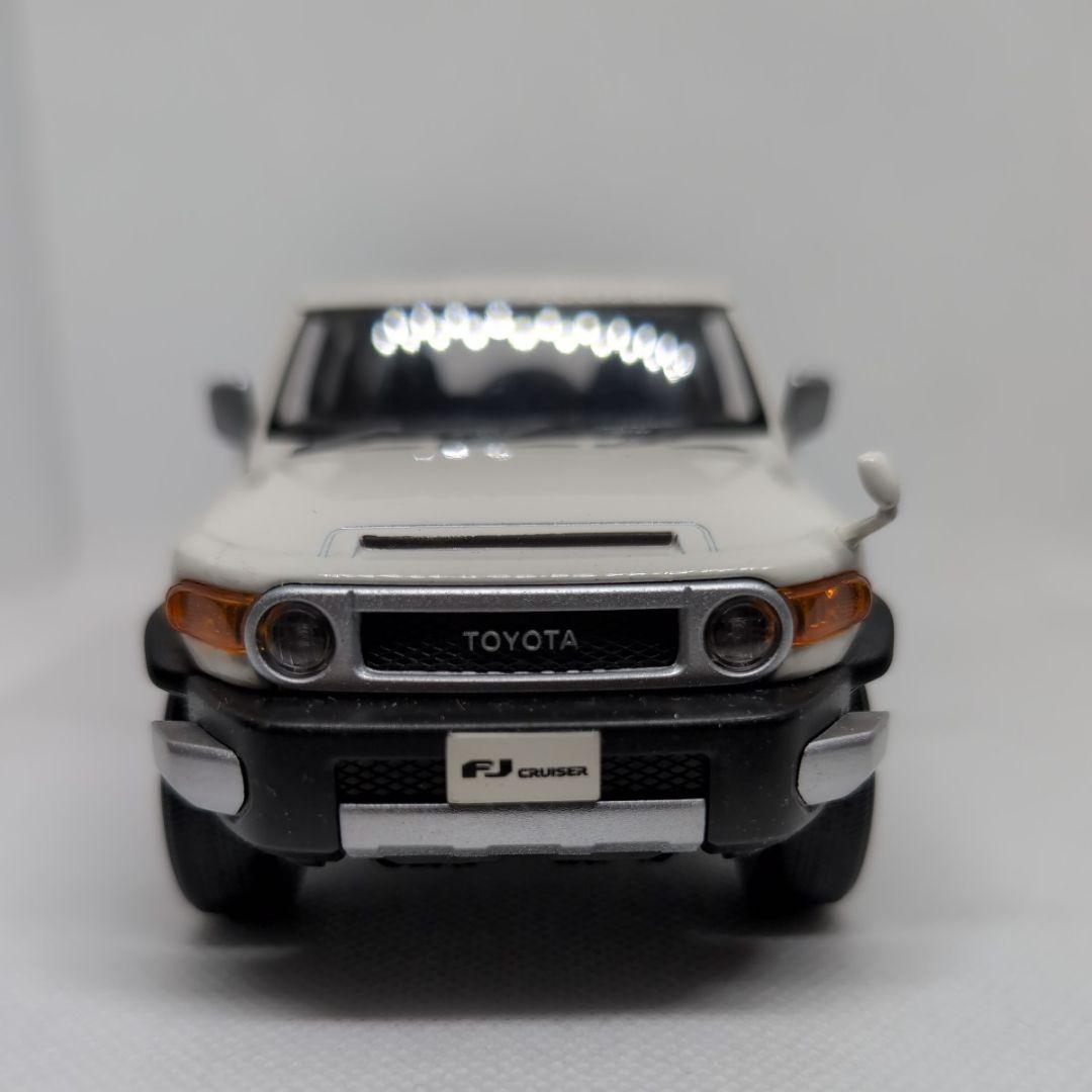TOYOTA　FJ　CRUISER　カラーサンプルミニカー