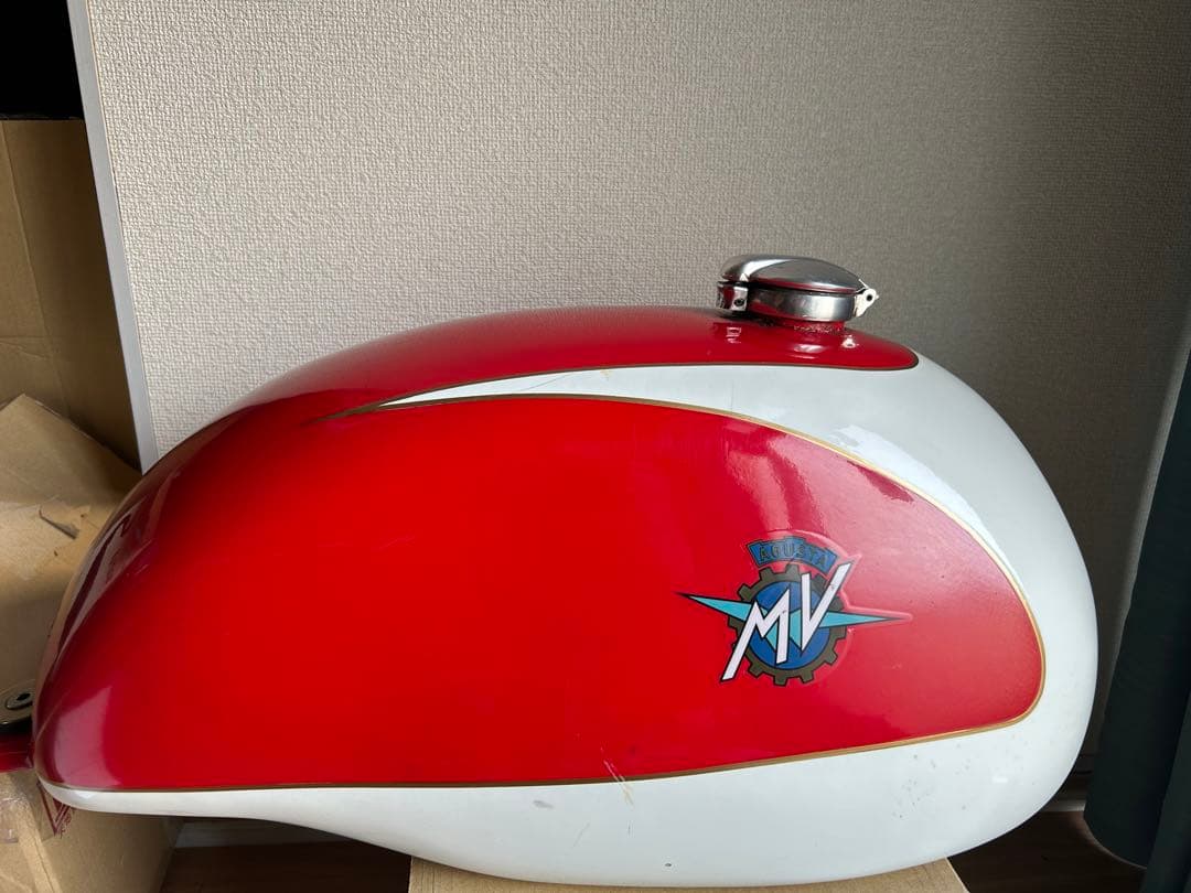 当時物 MVアグスタ レース用タンク frp製