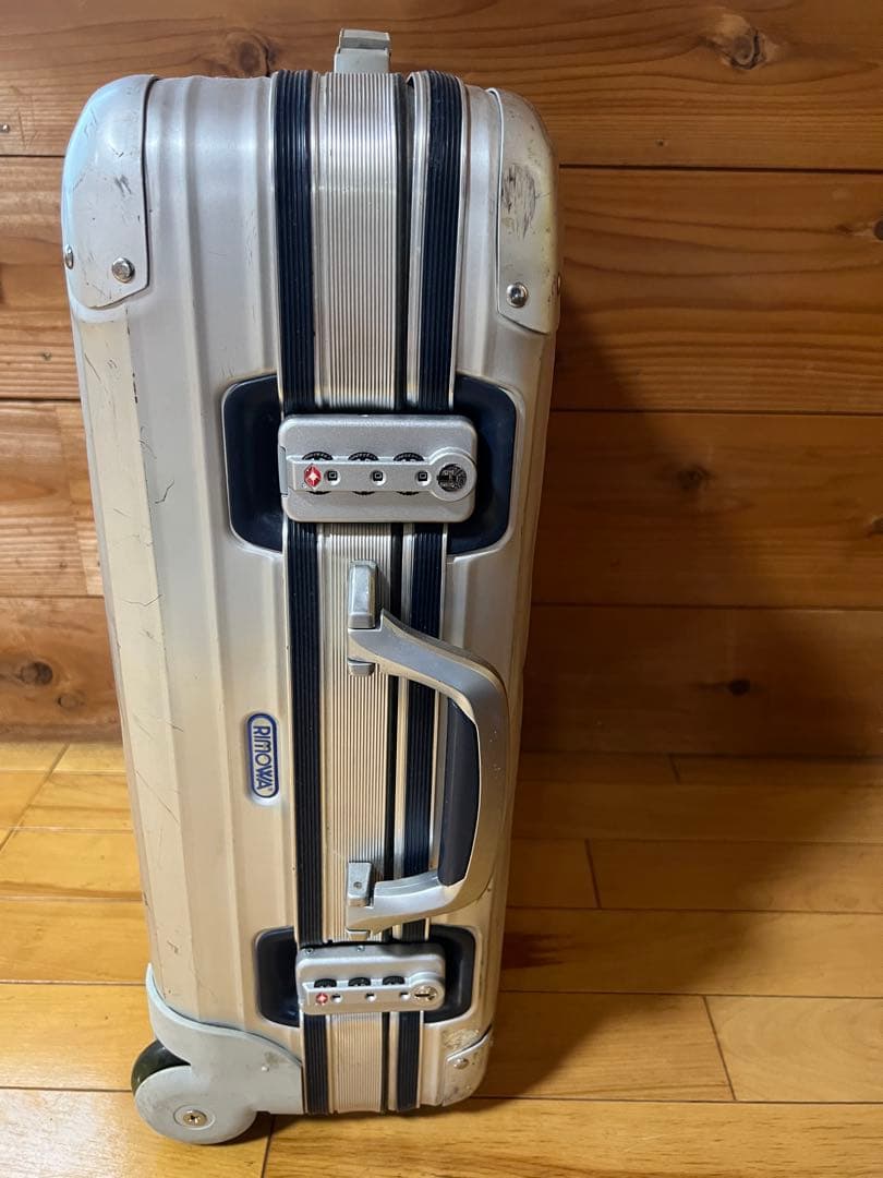 リモワRIMOWA シルバーインテグラル スーツケース 機内持ち込み