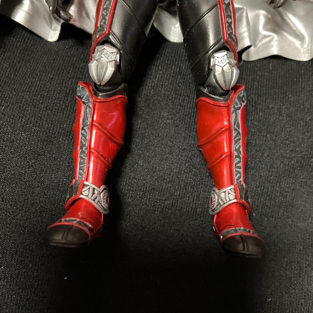 S.H.Figuarts 真骨彫　仮面ライダー　ダークキバ