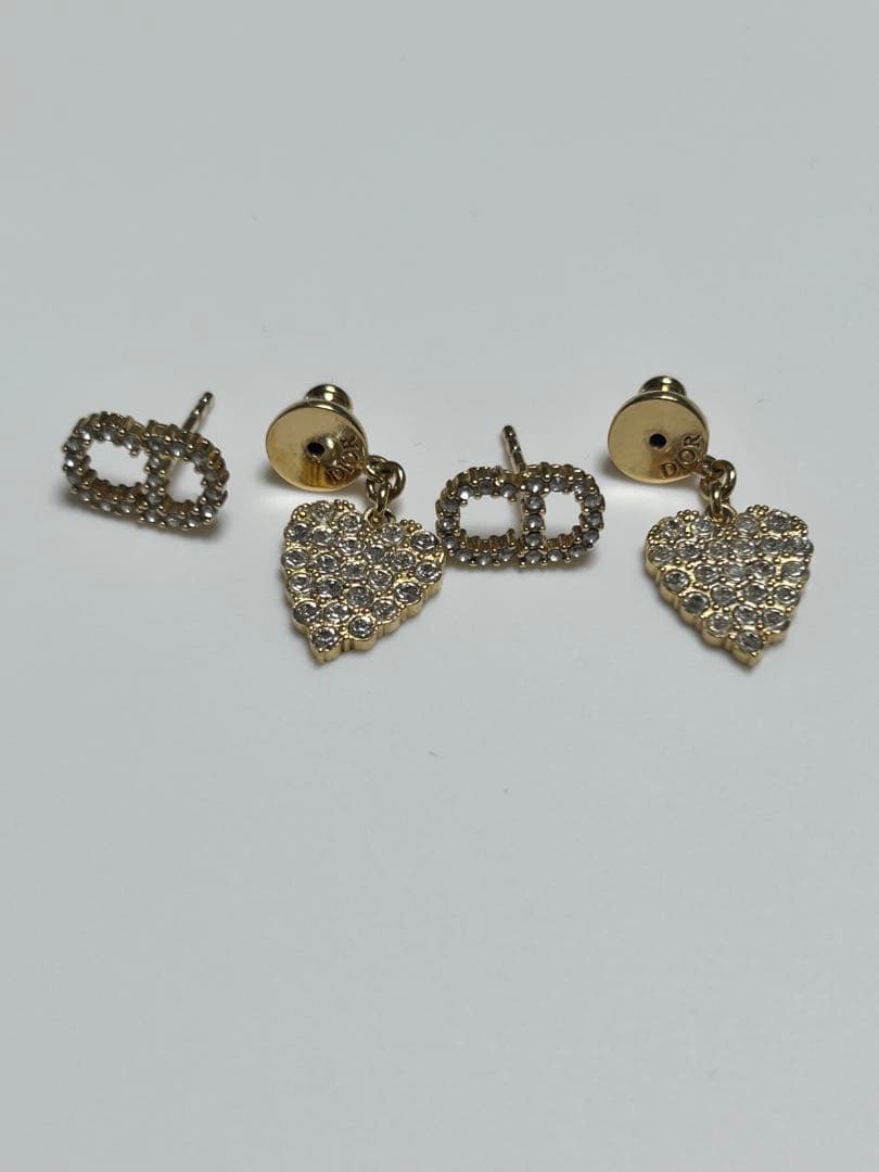 Dior ハート型ピアス クリスタル付き