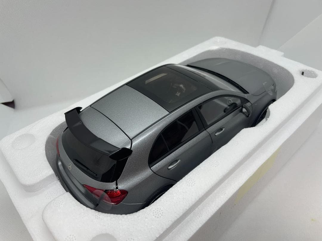 301-023 KILOworks 1/18 メルセデスベンツ AMG A45S