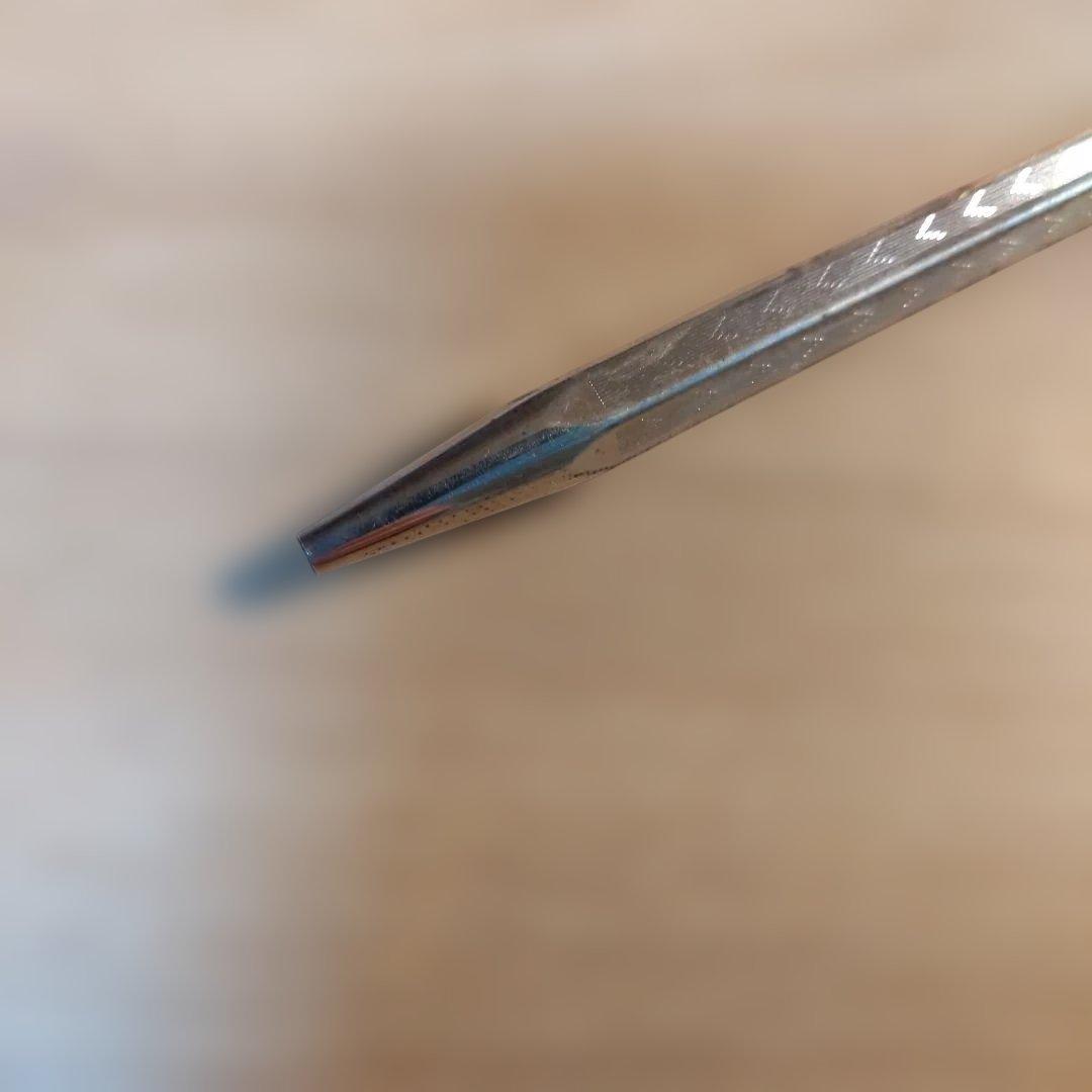 CARAN D'ACHE エクリドール シェブロン ボールペン