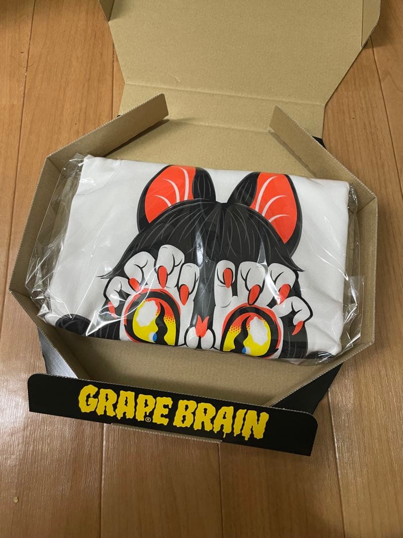 GRAPE BRAIN 戦慄！にぎるちゃん 222 ver. Tシャツ 白＆黒