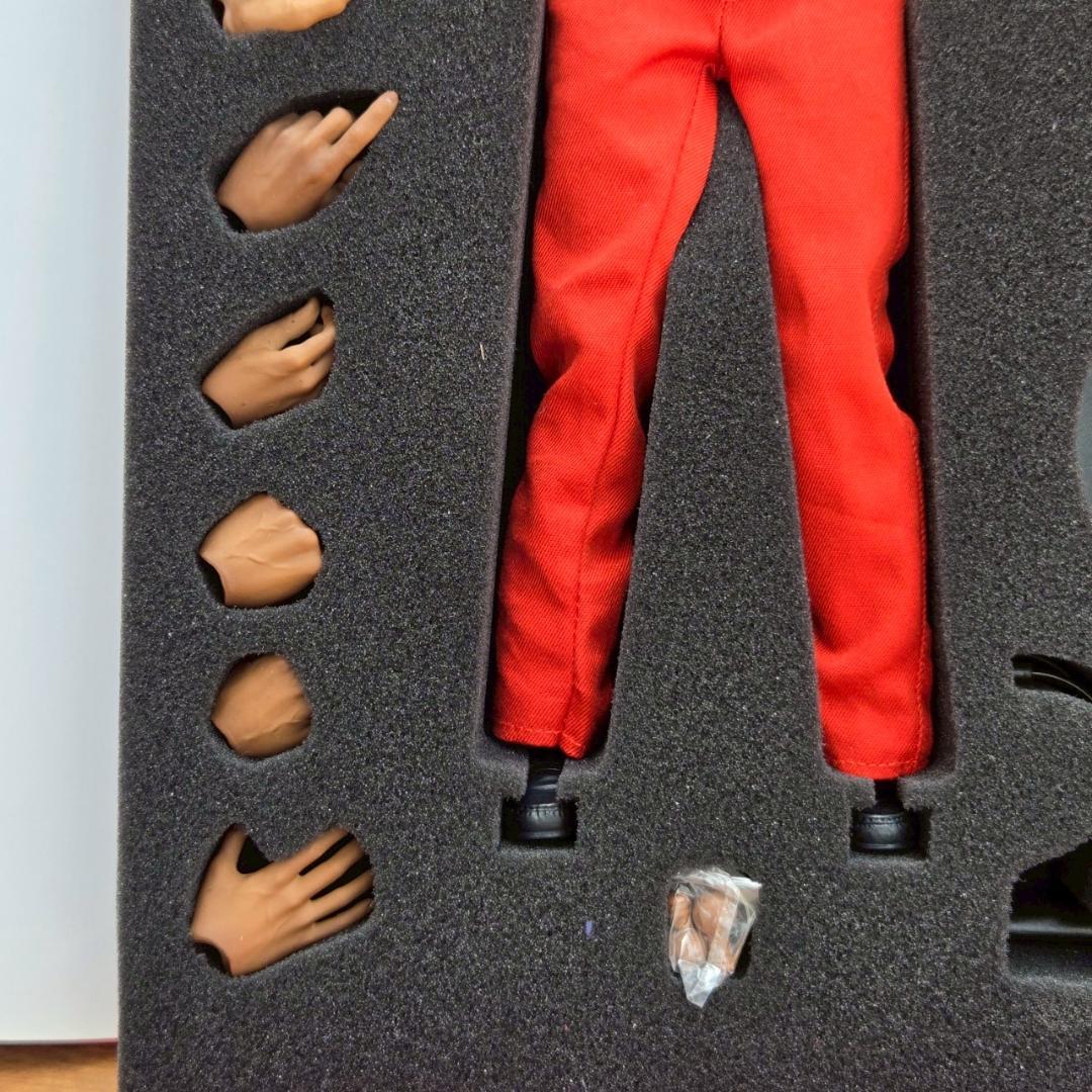 HOT TOYS　1/6 マイケル・ジャクソン （スリラー版）　フィギュア