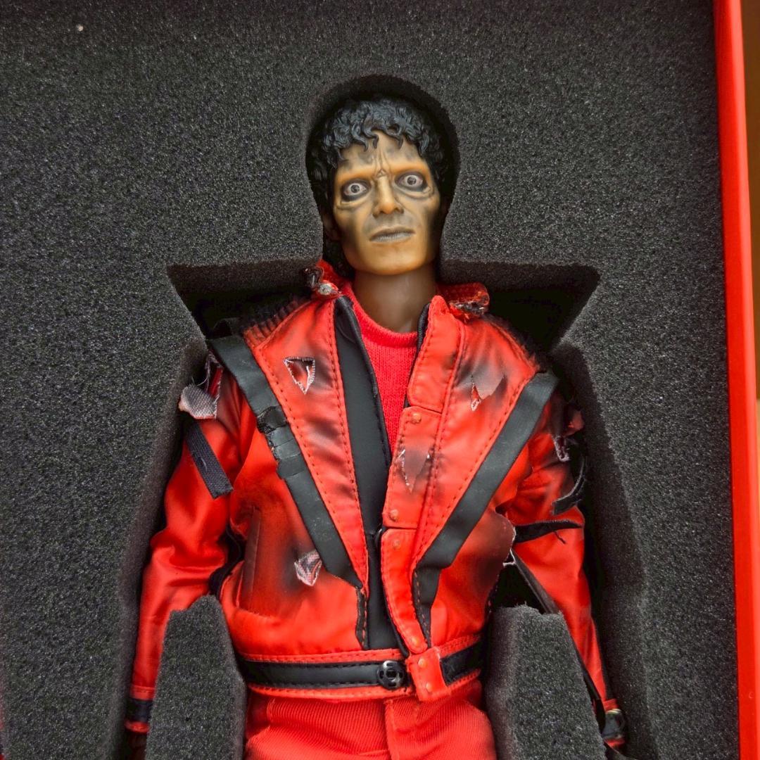 HOT TOYS　1/6 マイケル・ジャクソン （スリラー版）　フィギュア