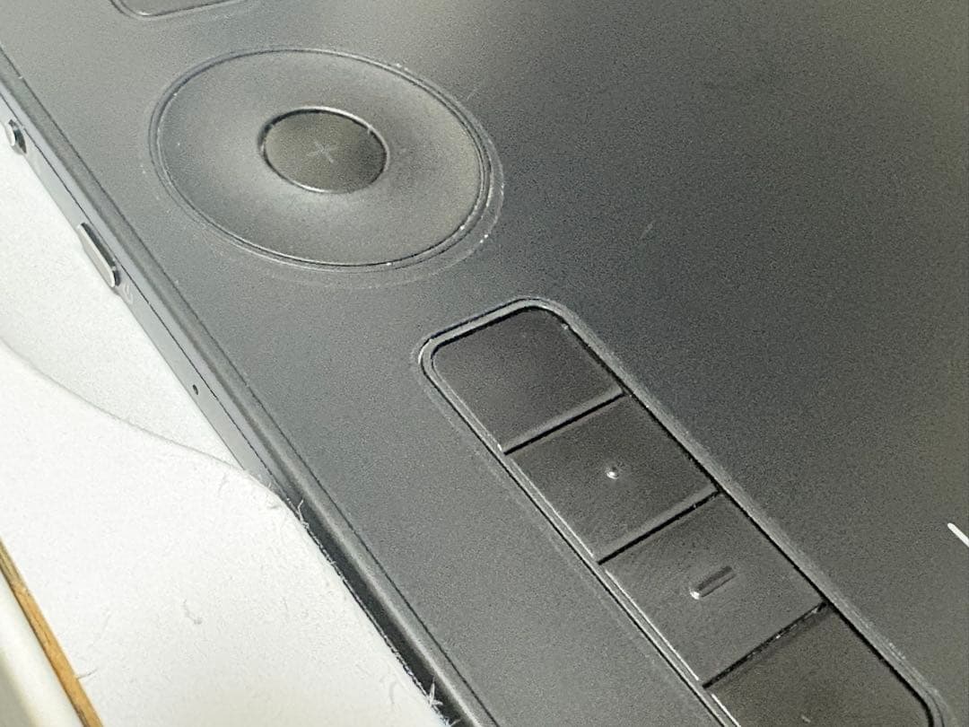 wacom intuos pro medium 保護フィルム付き