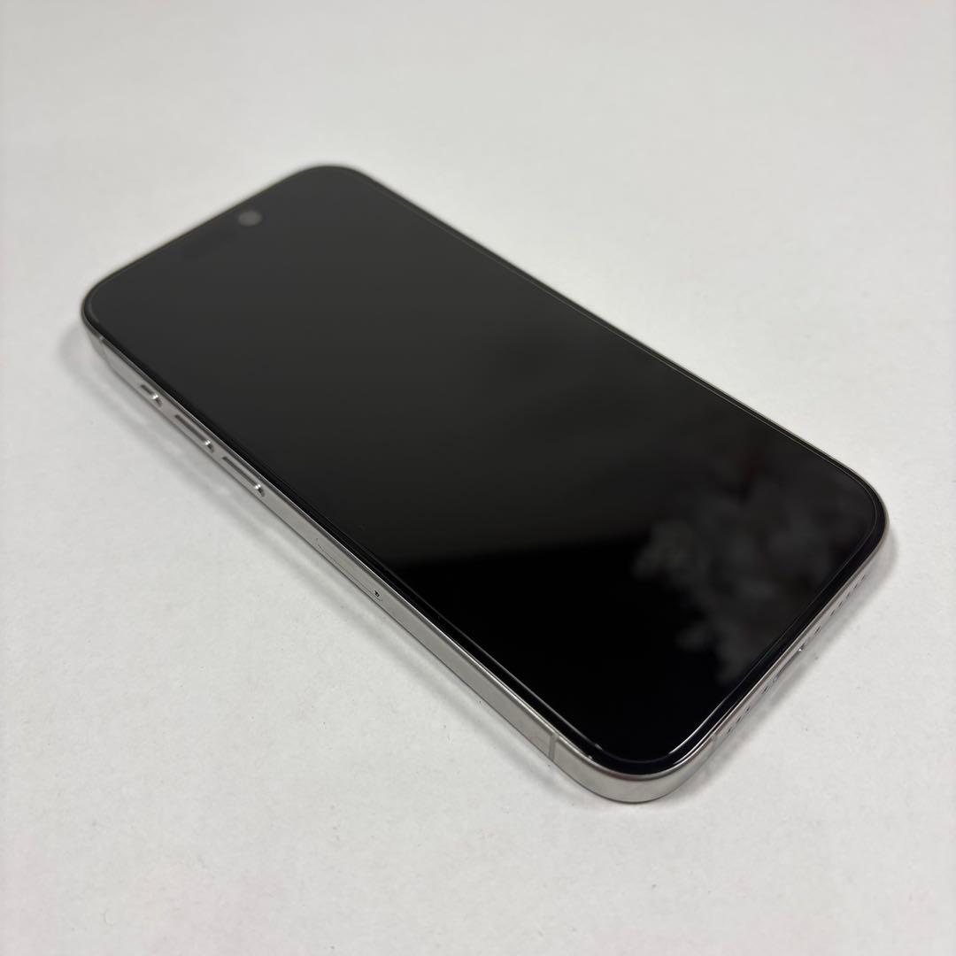 Apple iPhone 15 Pro ホワイトチタニウム　128GB本体