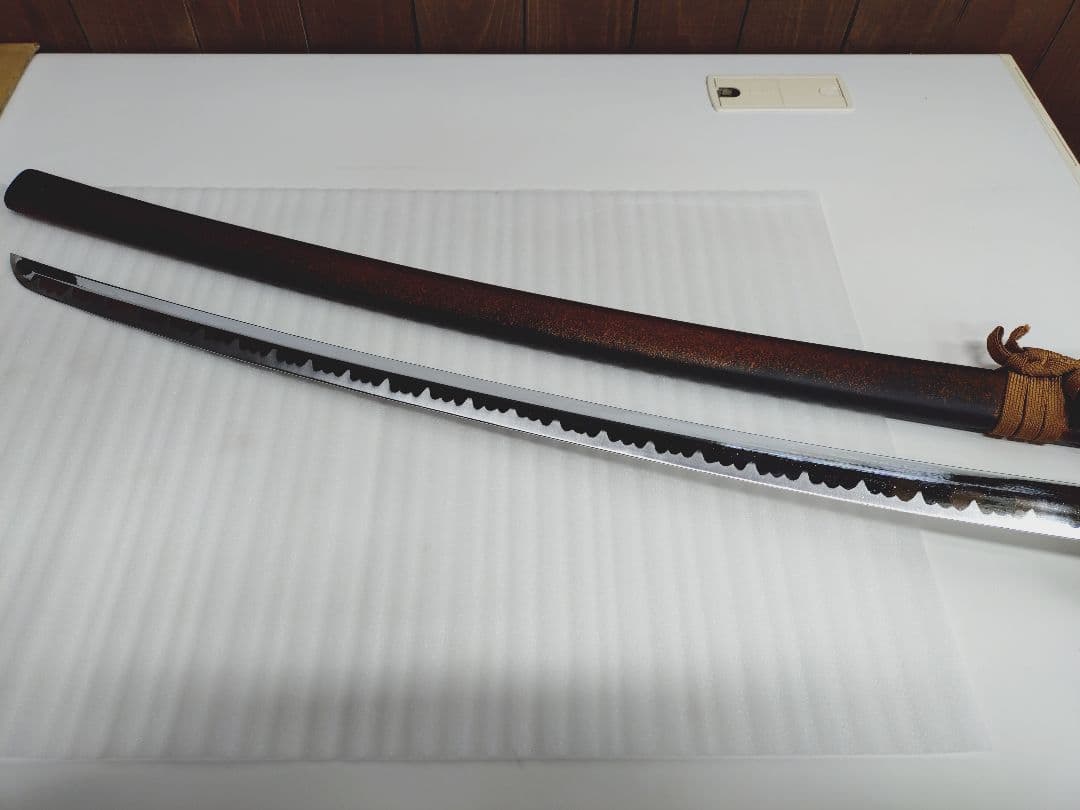 4-375 模造刀　2本　台座付き　大小　太刀　日本刀　鉄鍔