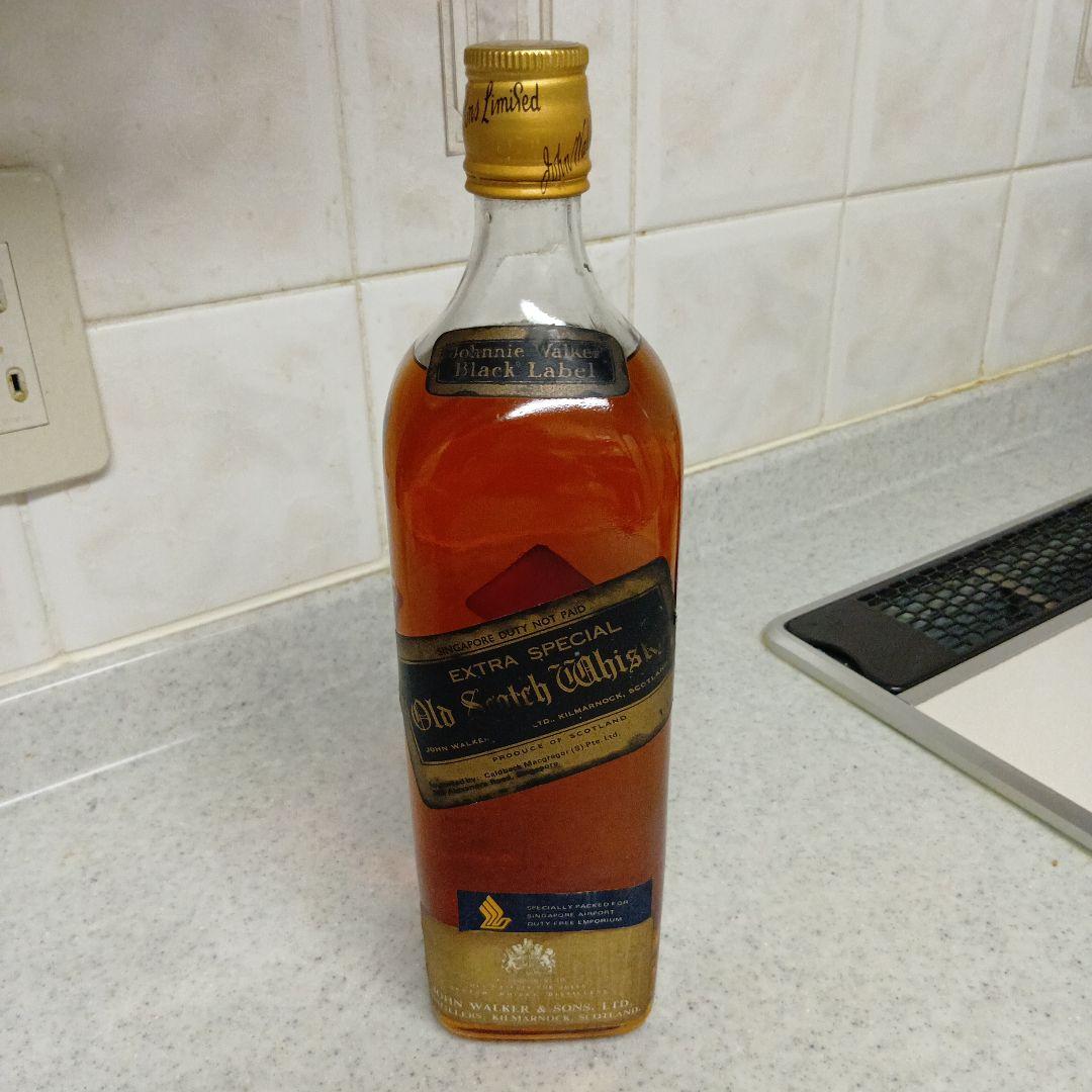 Johnnie Walker Black Label金キャップ白紋章1000ml