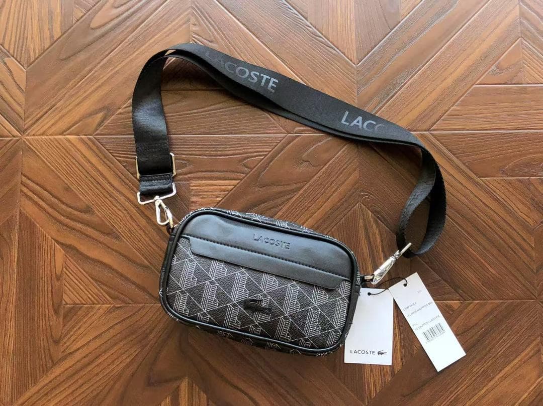 LACOSTE ショルダーバッグ