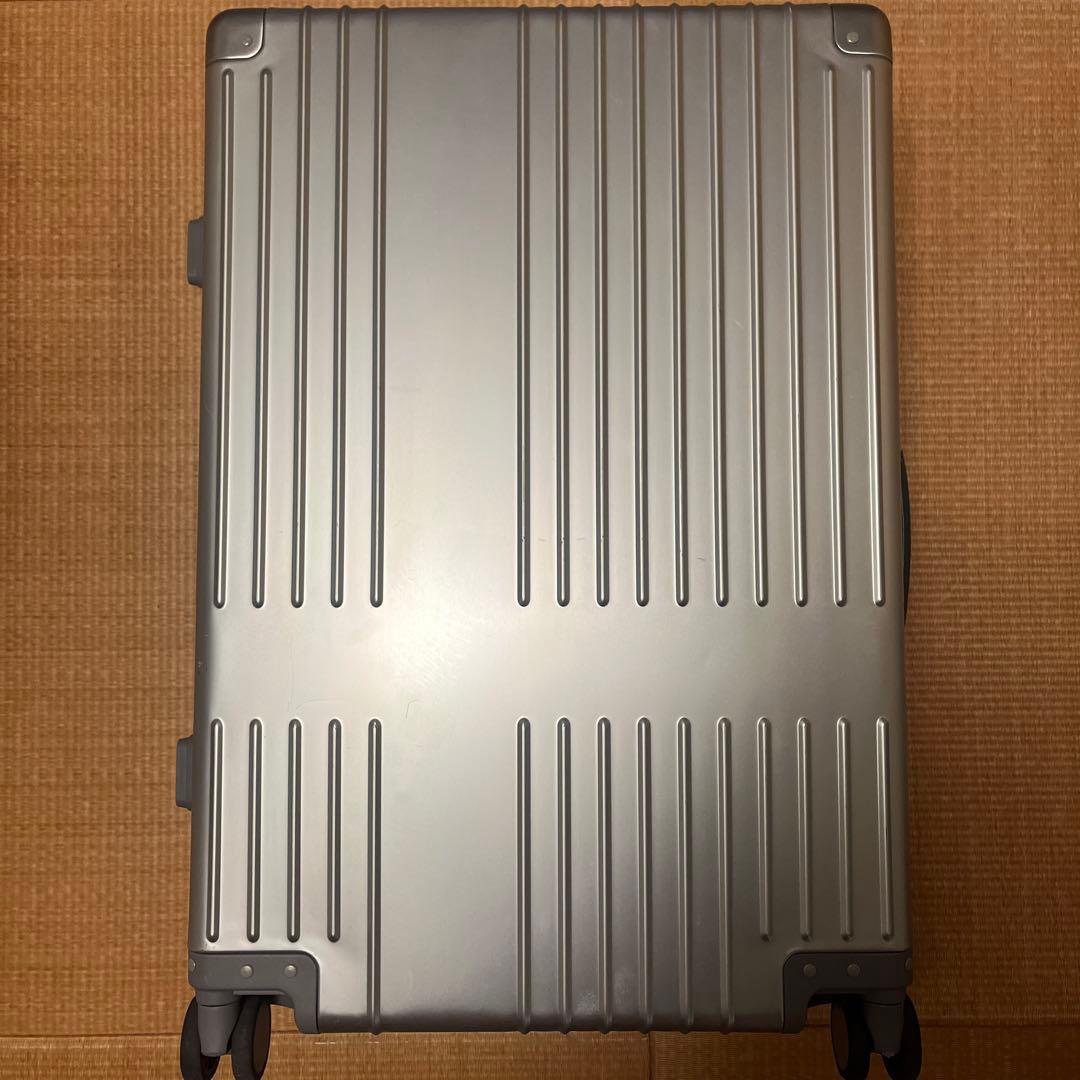 イノベーター アルミ スーツケース 70l