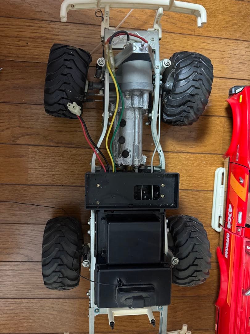 ル*ズ様 タミヤ トヨタハイラックス　RCカー　バッテリーなし動作未検証ジャンク