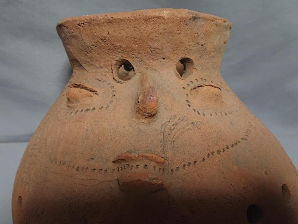 コレクター収集品　パプアニューギニア　人面素焼きの土器　燻製用