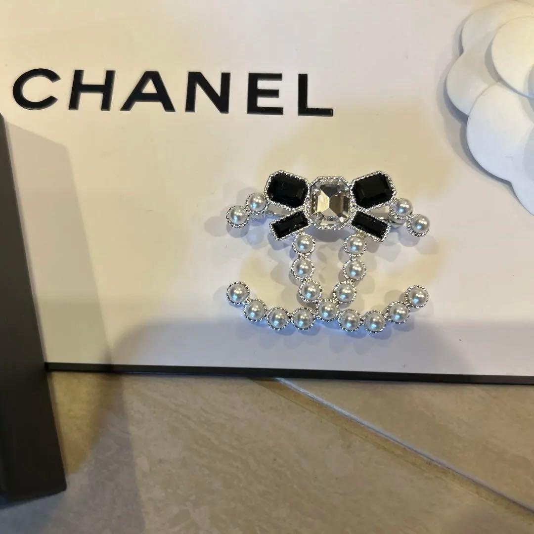 美品　CHANEL ブローチ