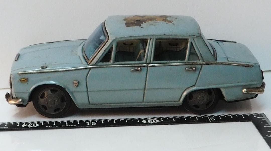 うおち　　萬代屋【イスズベレット1500デラックス水色ミラー欠】ブリキ箱無