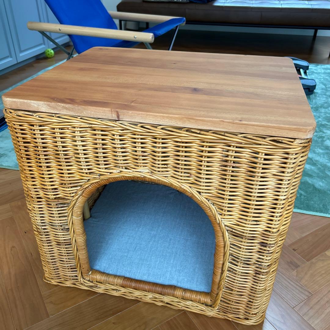 ラタン　ペットハウス クッション付き　籐製サイドテーブル