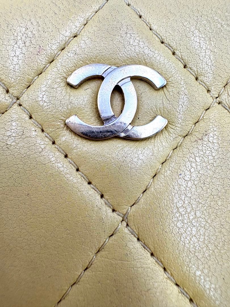 シャネル ラムスキン ケース A68943 イエロー 23番台 小銭入れ