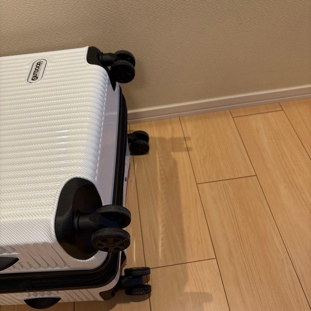 OUTDOOR ホワイト キャリーケース 中型