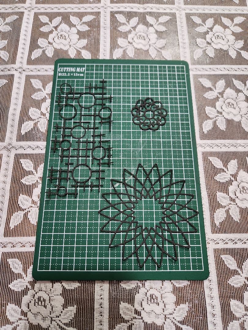 コラージュ素材 ダイカット 黒 背景