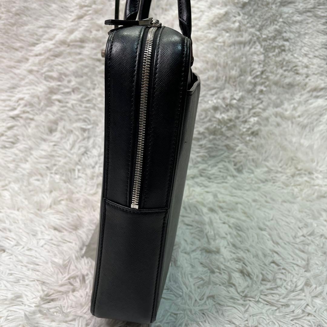 美品✨バーバリー　ブリーフケース　ビジネスバッグ　黒　A4 サフィアーノレザー