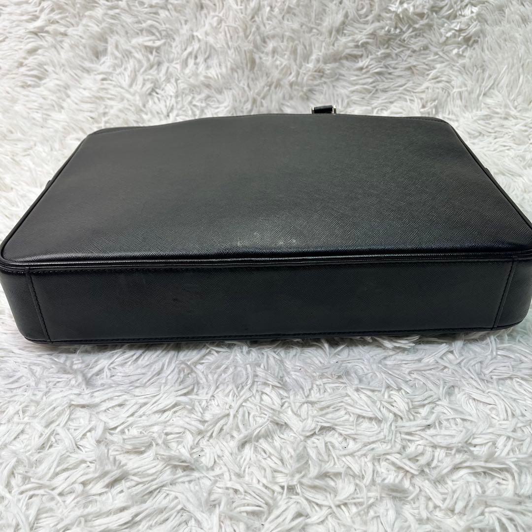 美品✨バーバリー　ブリーフケース　ビジネスバッグ　黒　A4 サフィアーノレザー