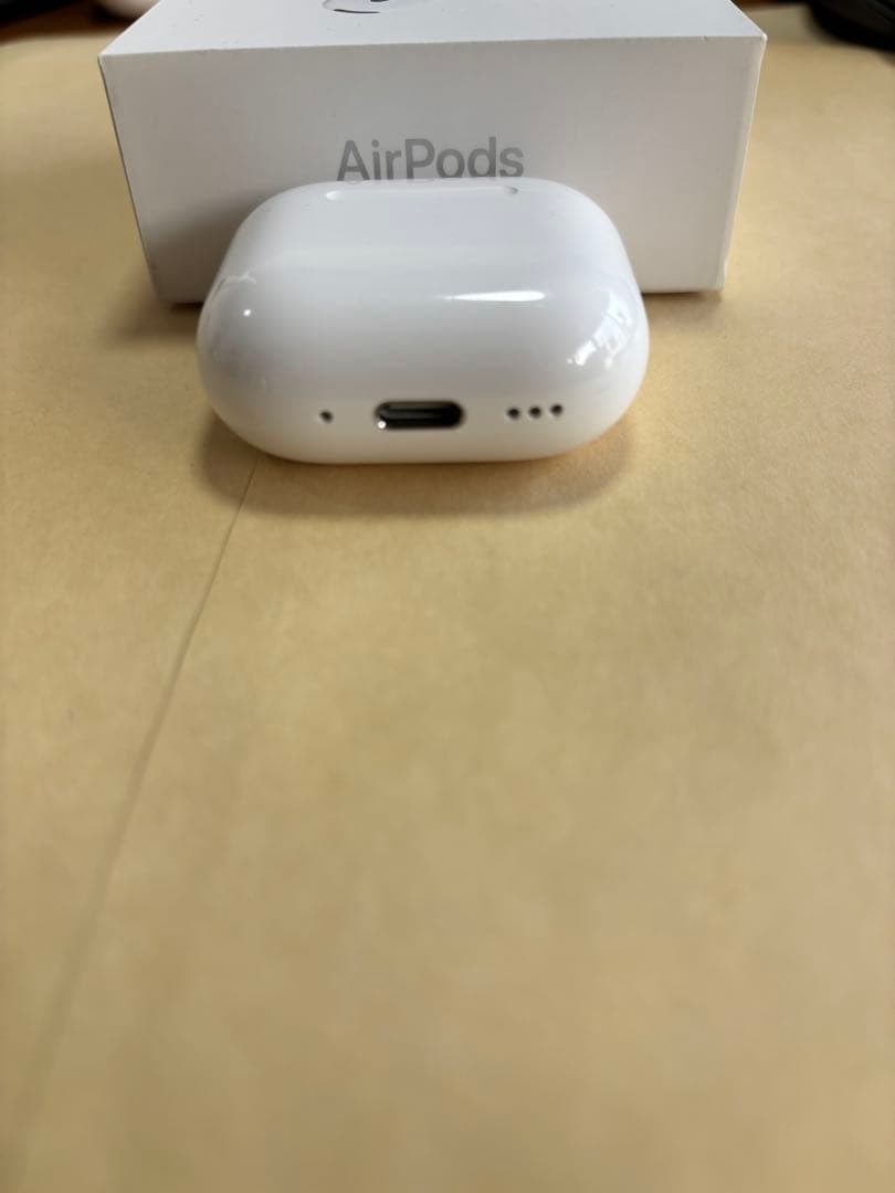 【中古】AirPods（第4世代）　ノイキャン付き