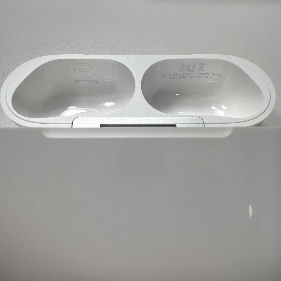 Apple AirPods Pro 第3世代 充電ケース A3122 16