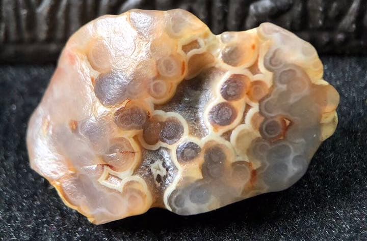 ゴビ石−111 ゴビ瑪瑙 花眼　蜂の巣　原石