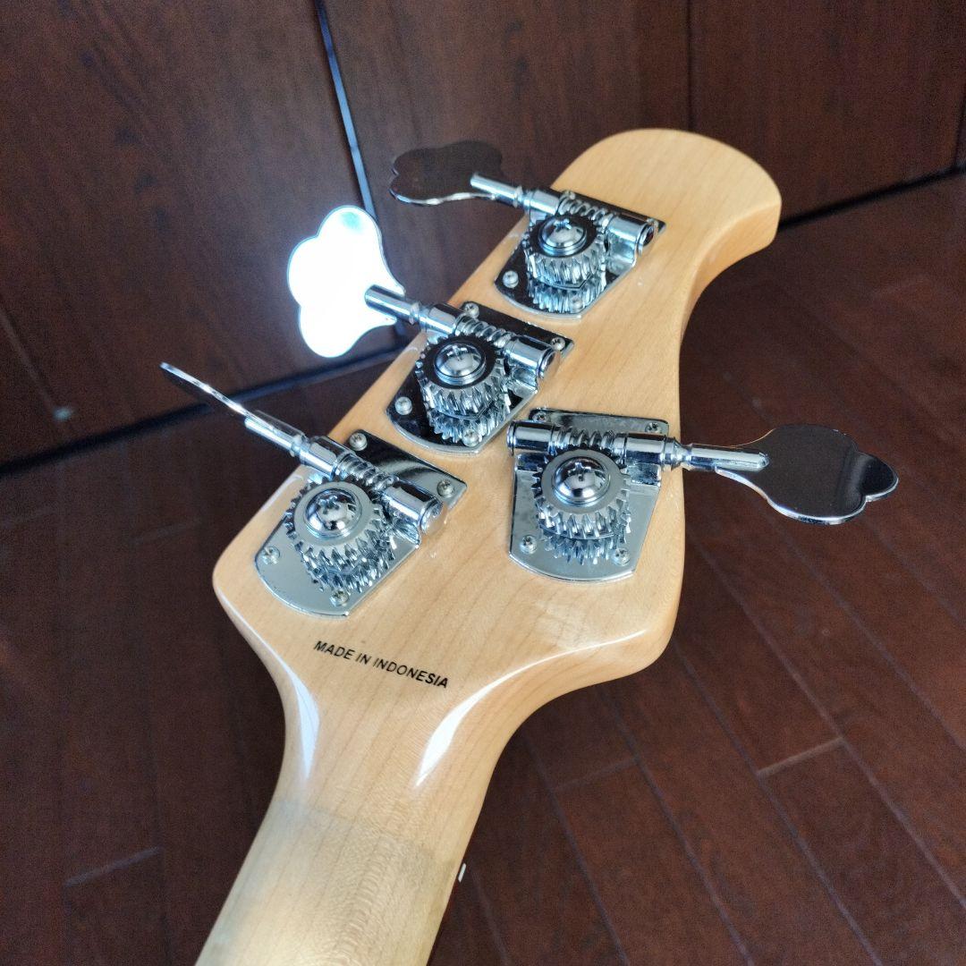 レフトハンド ベース Sterling by MUSIC MAN　RAY34LH