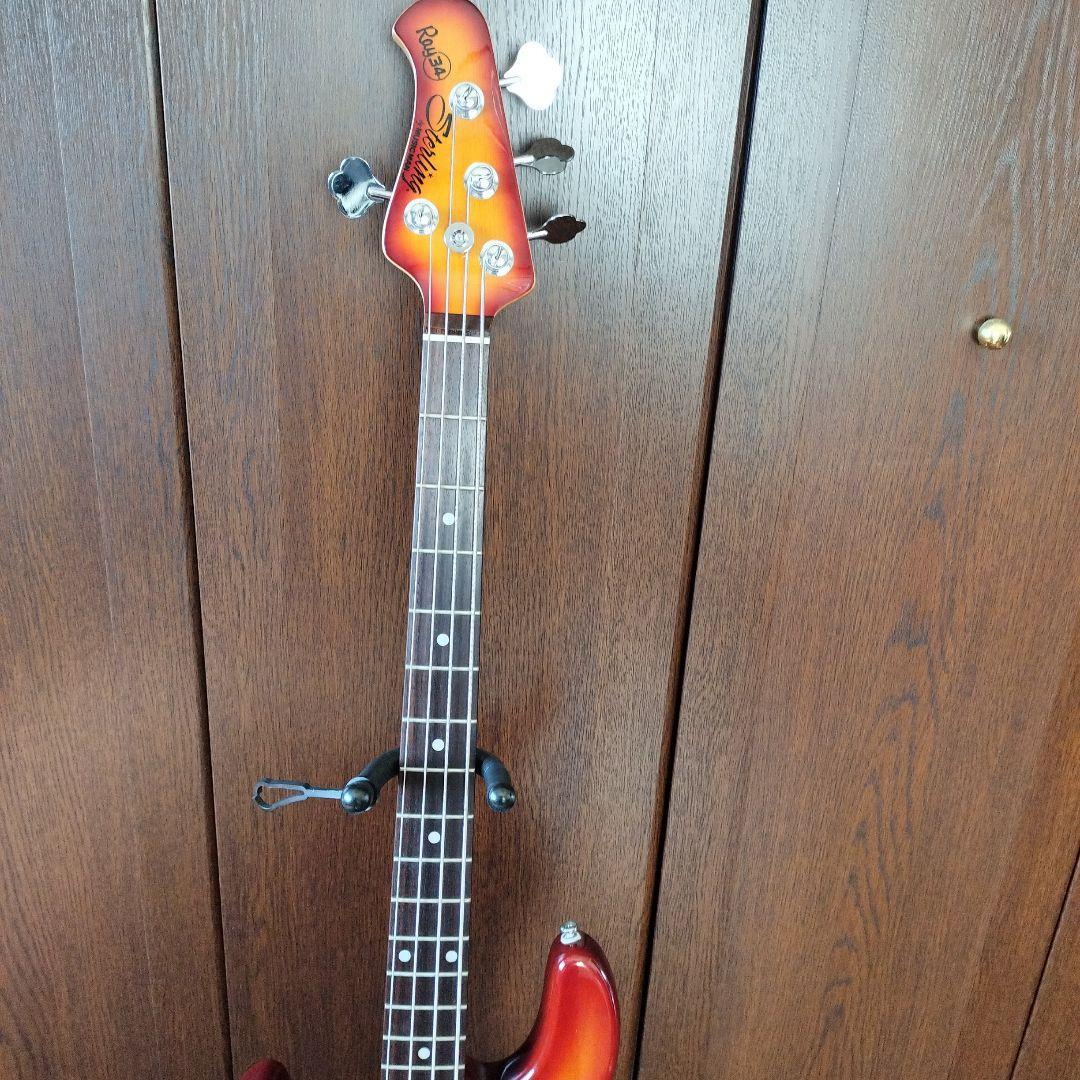レフトハンド ベース Sterling by MUSIC MAN　RAY34LH
