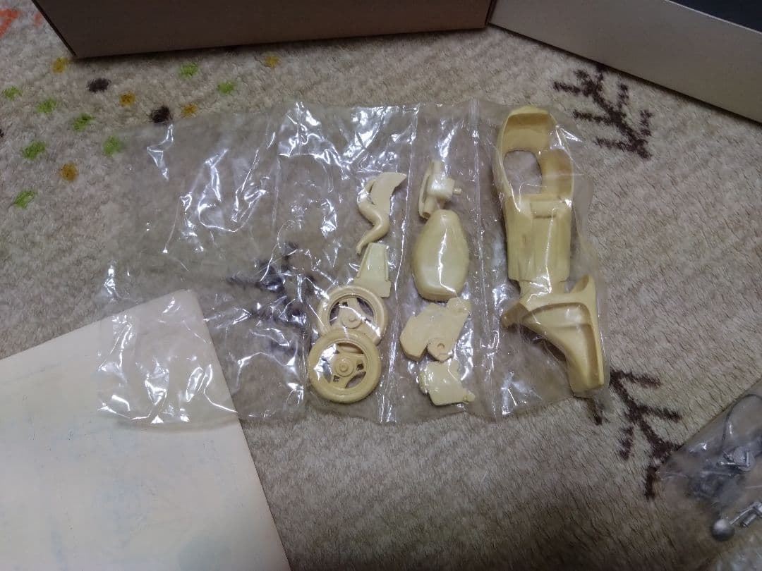 CREAM HONDA DJ-1R　レジンキット プラモデル